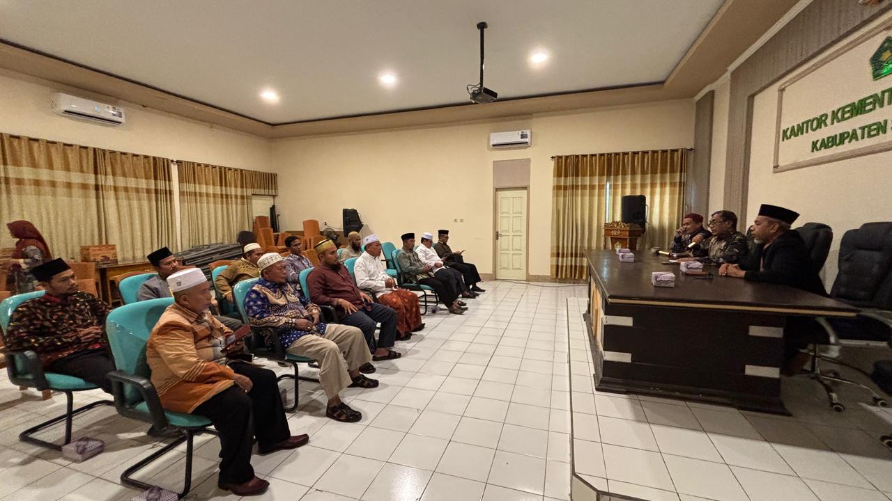 Rapat Rutin Forum Kerjasama Pondok Pesantren (FKS-PP) di Aula Kantor Kemenag Sumbawa