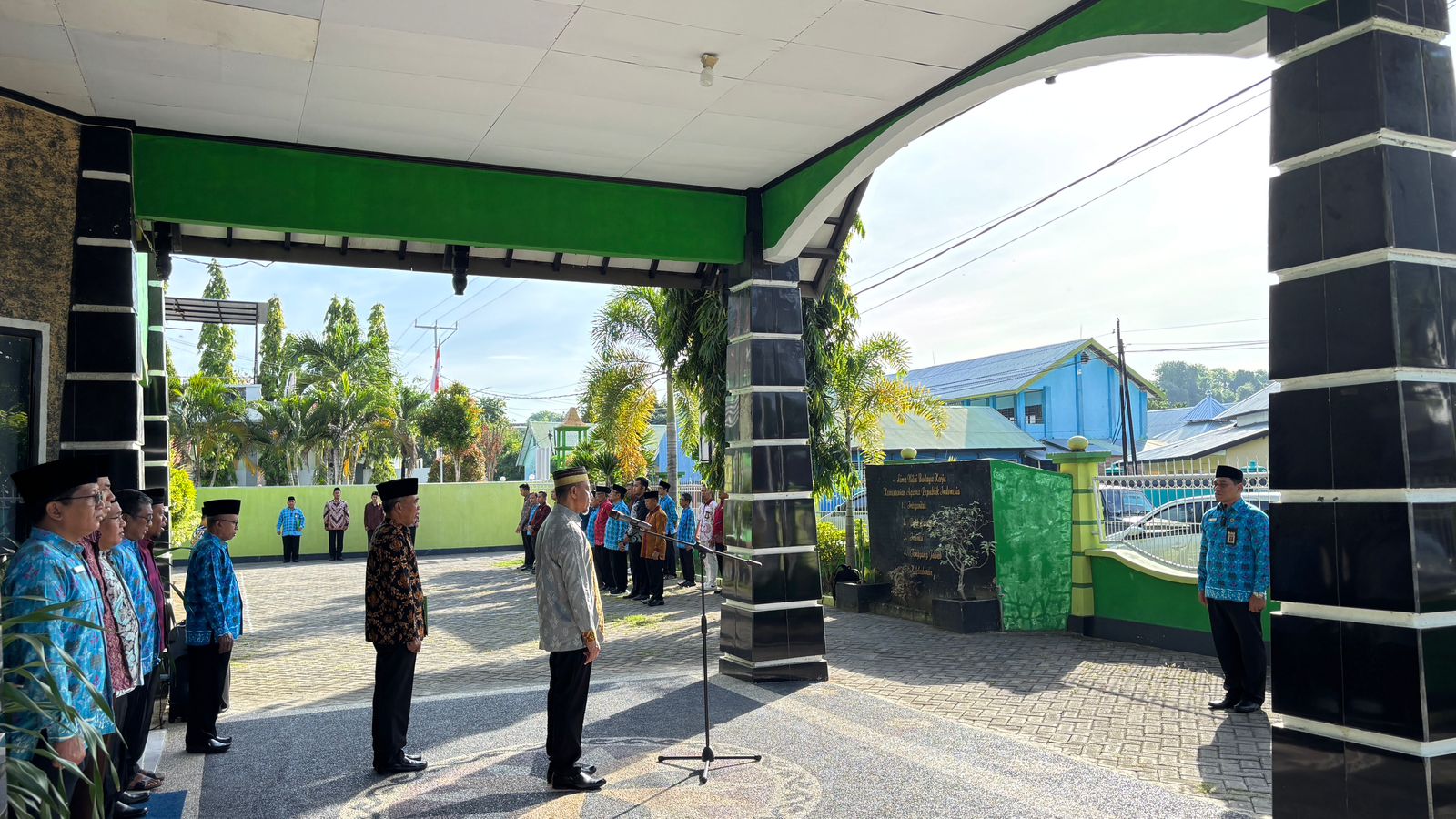 Peringati Hari Guru Nasional, Kemenag Sumbawa Tekankan Pendidikan Berbasis Cinta